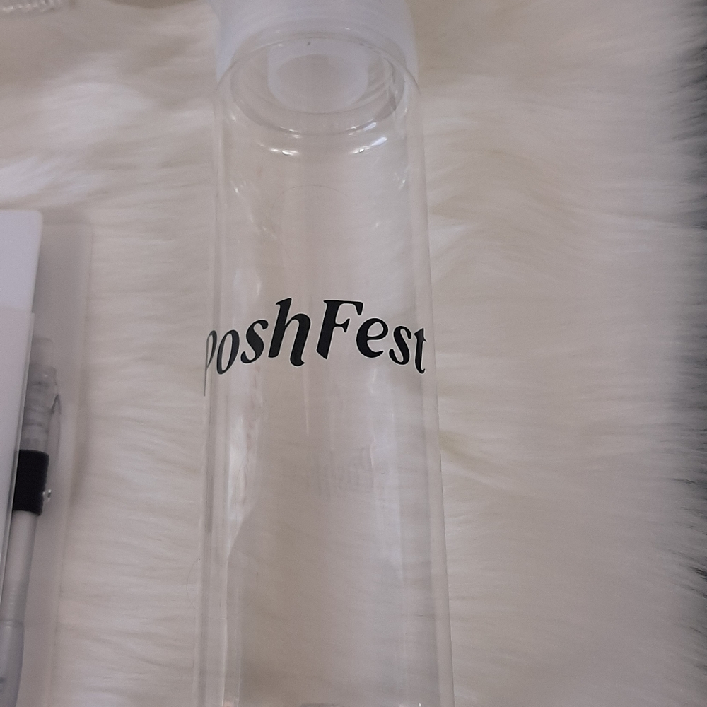 Reserved for emiluna 2 Poshfest water bottles